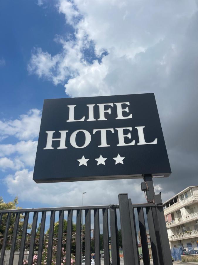 Life Hotel Casalnuovo Di Napoli Bagian luar foto
