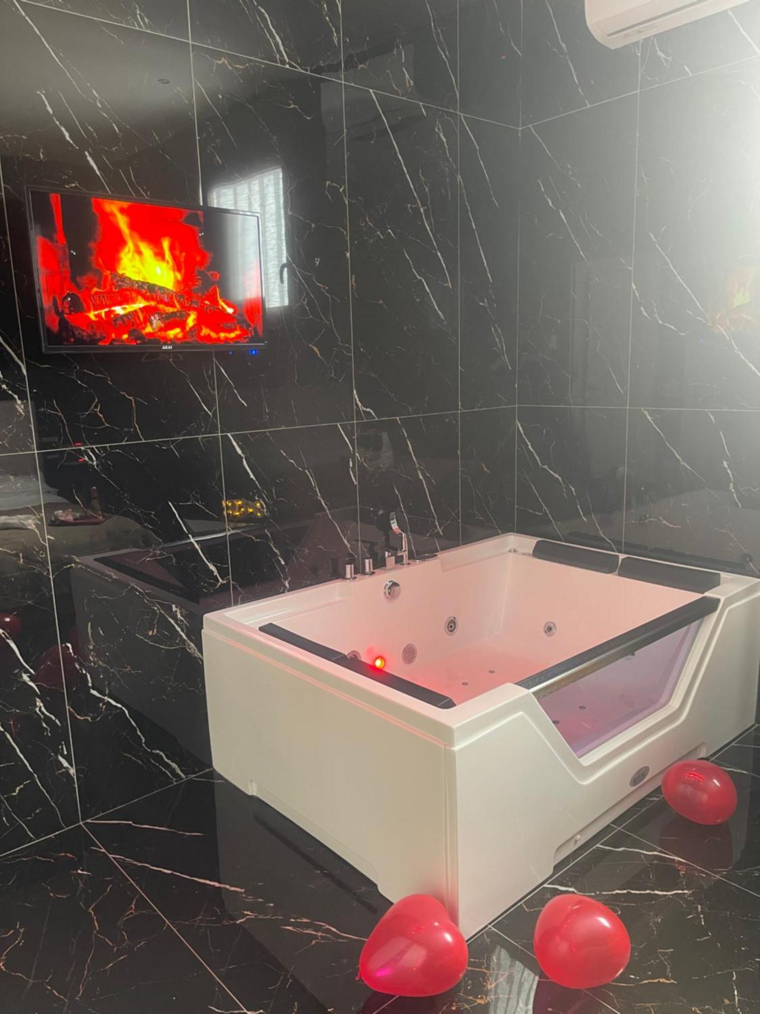 Life Hotel Casalnuovo Di Napoli Bagian luar foto