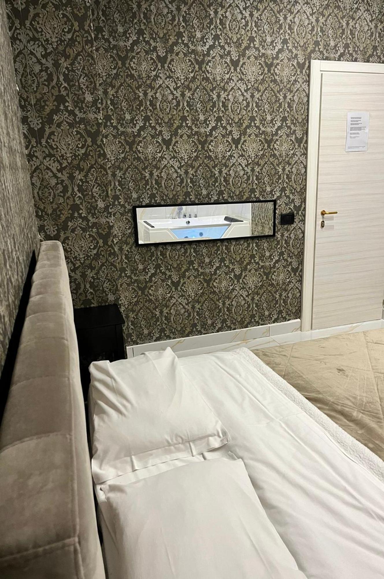 Life Hotel Casalnuovo Di Napoli Bagian luar foto