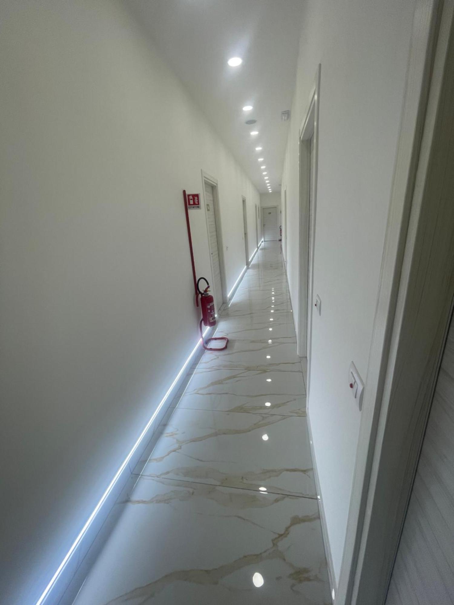 Life Hotel Casalnuovo Di Napoli Bagian luar foto