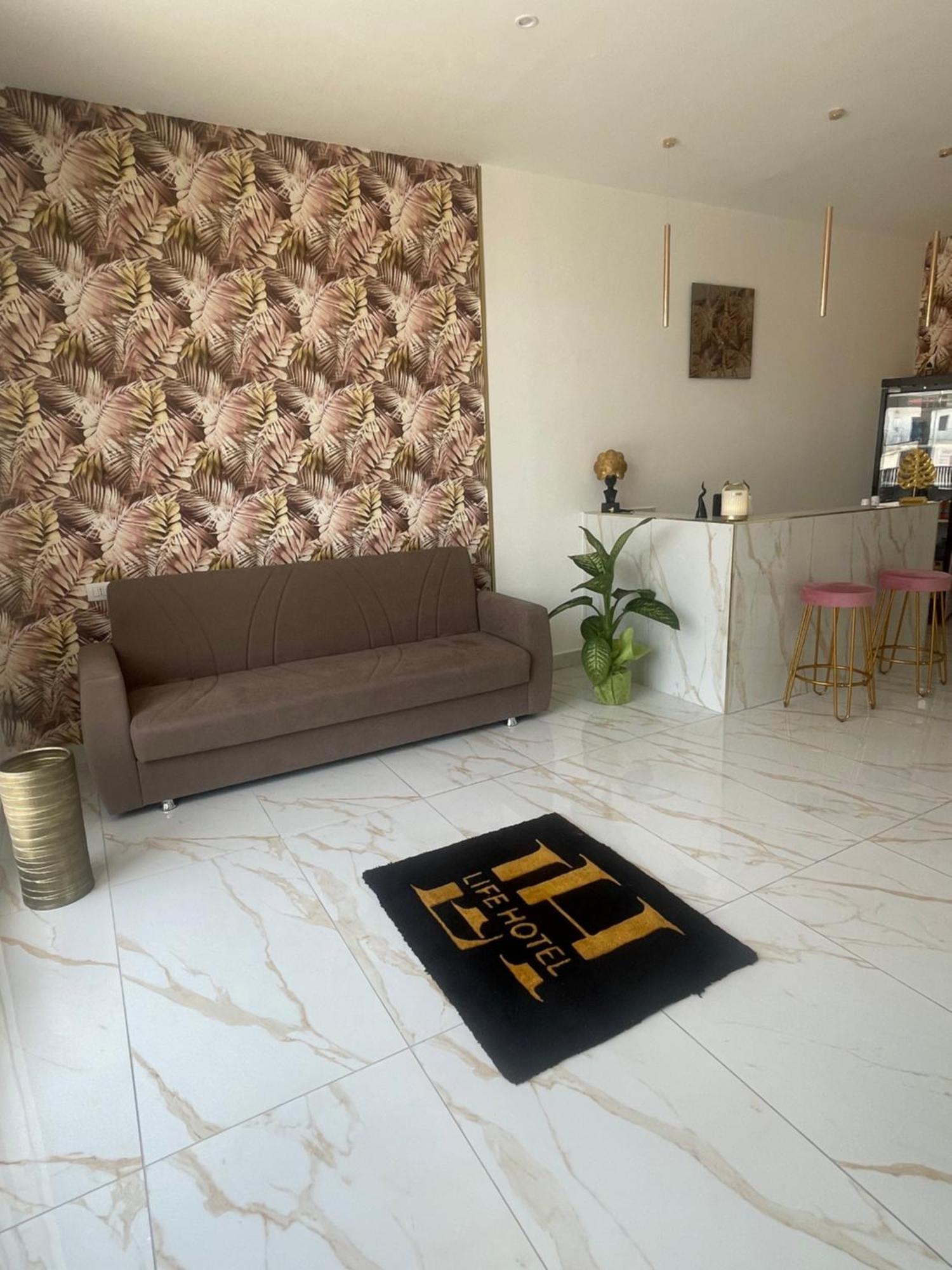 Life Hotel Casalnuovo Di Napoli Bagian luar foto