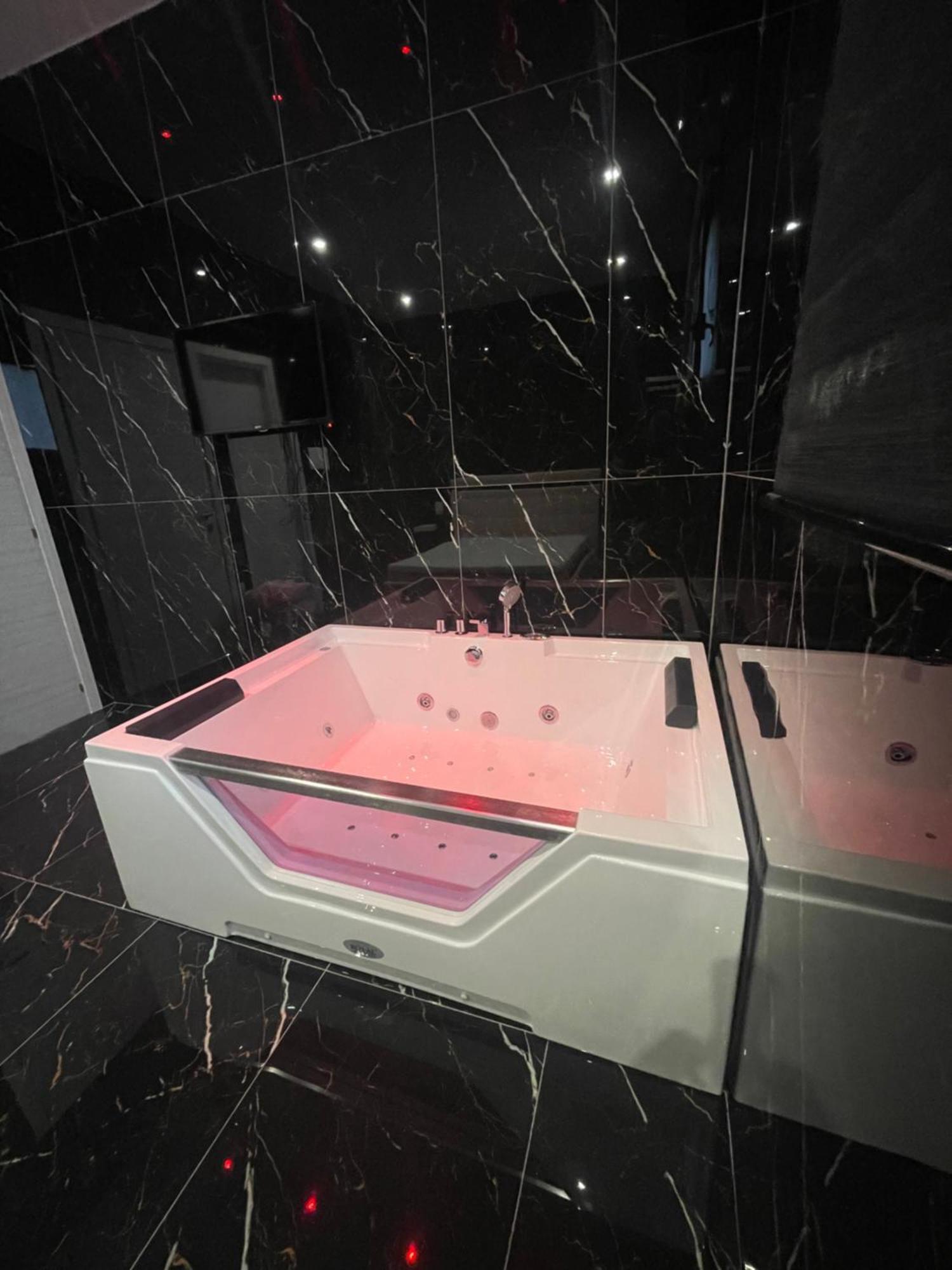 Life Hotel Casalnuovo Di Napoli Bagian luar foto