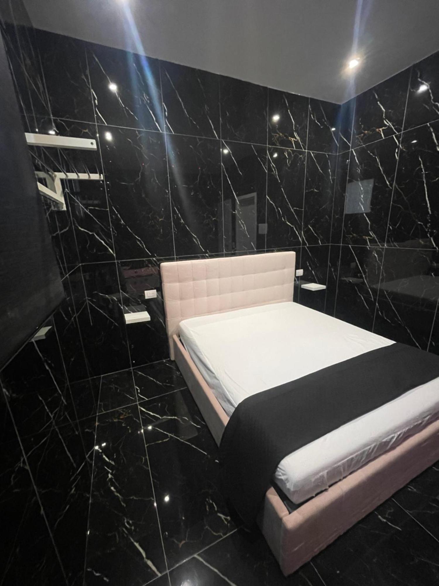 Life Hotel Casalnuovo Di Napoli Bagian luar foto