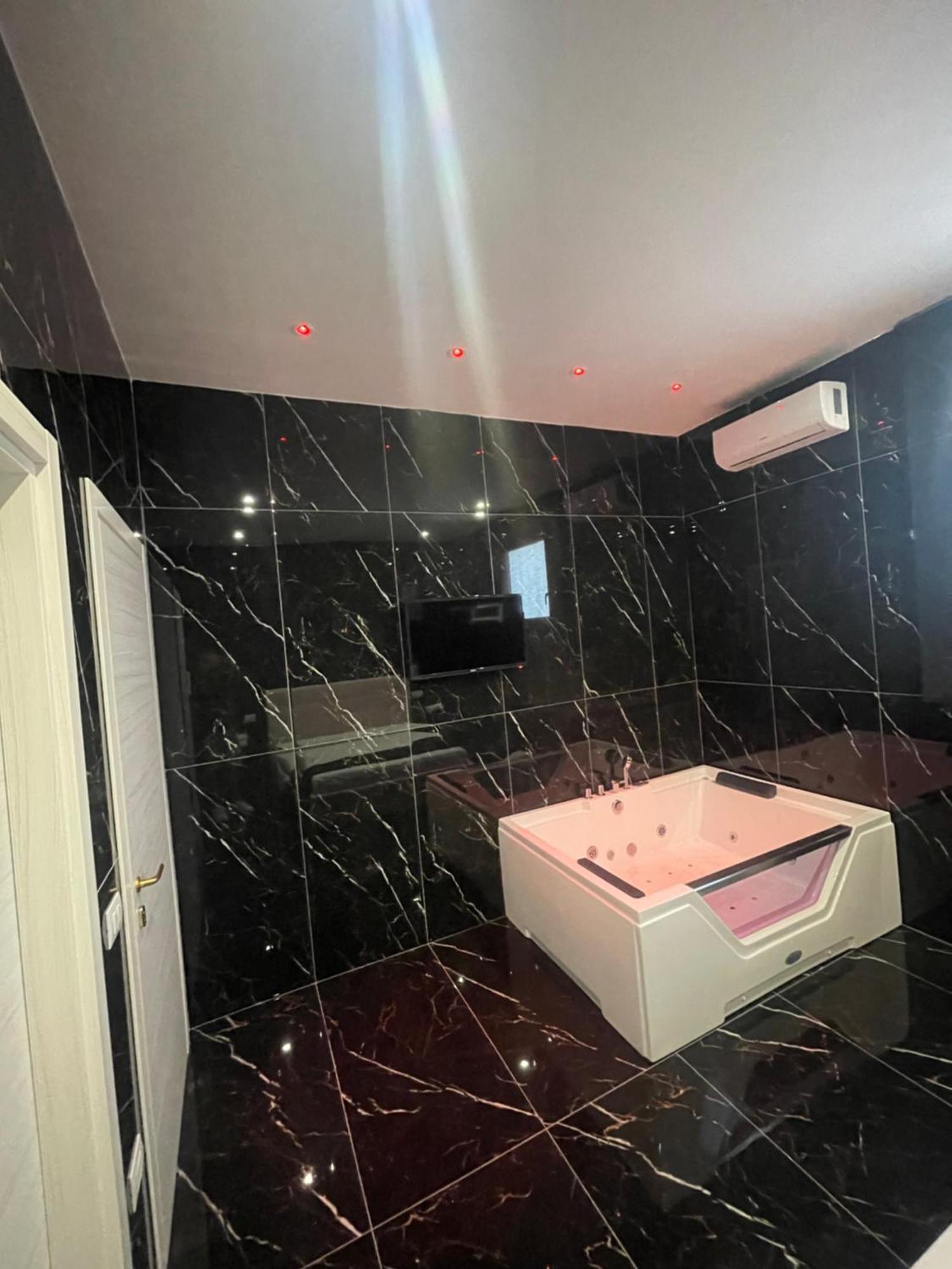 Life Hotel Casalnuovo Di Napoli Bagian luar foto